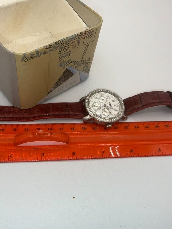 Fossil Women’s Watch Crystal Bezel Mother of Pearl Dial w/ Tin Gift Set main image 13